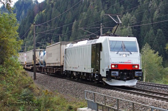 186 443