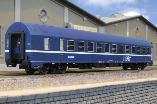 ACME_50586_MU_Seite2