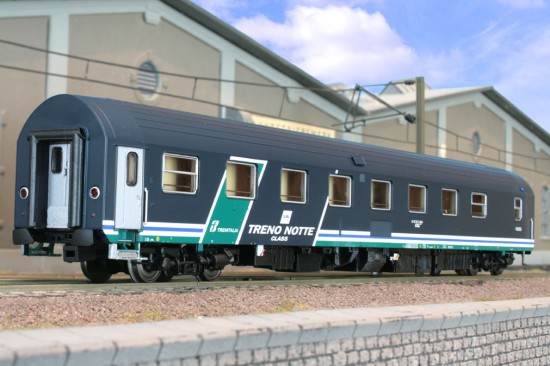 ACME_50922_T2S_TrenoNotte