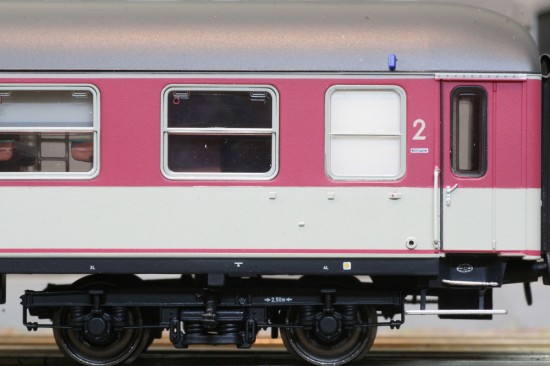 ACME_90221-3_Bc_Detail2