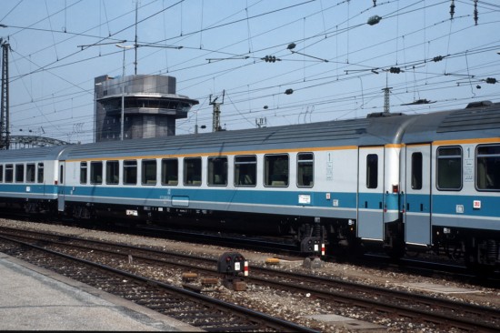 JZ Aeelmt 61 72 10 - 90 200-4 Muenchen 8.4.92