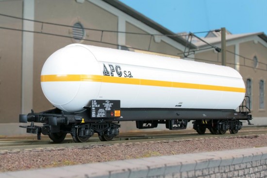 LS_30169_Uas_APC_weiss