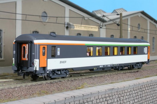 LS_40132-1_B7tux_Nudel1