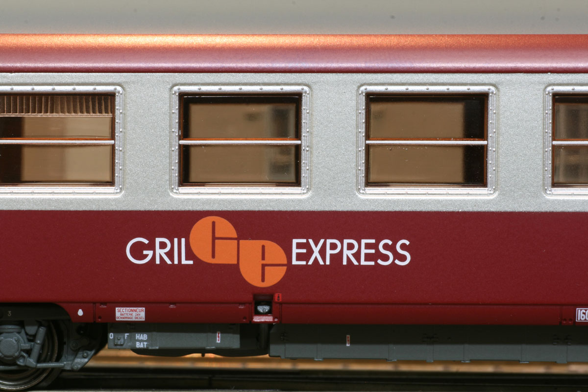 LS Models Voiture Restaurant GRILL EXPRESS - Livrée Prototype 40158 - NEUF