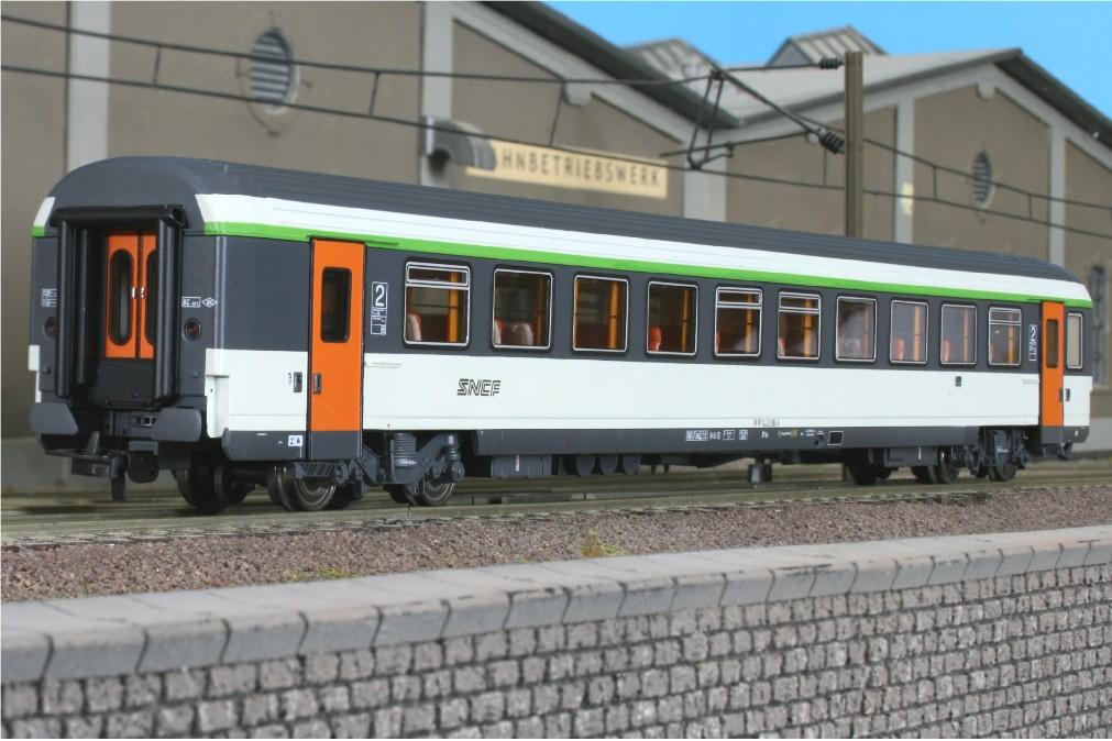 LS_40256_B11_Nudel_Schiebetür