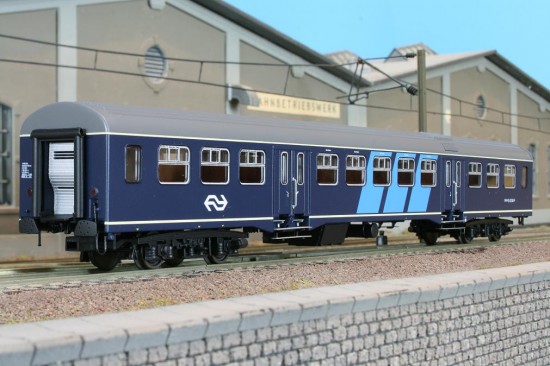 LS_44113_PlanW_blaueStreifen