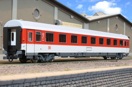 Roco_45268_Avmz_Seite1