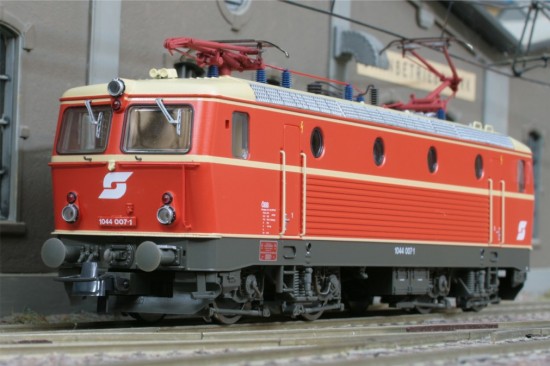 Roco_72420_BR1011_orange